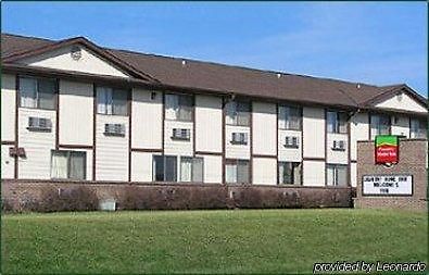 Cobblestone Inn & Suites - Трентон Екстер'єр фото